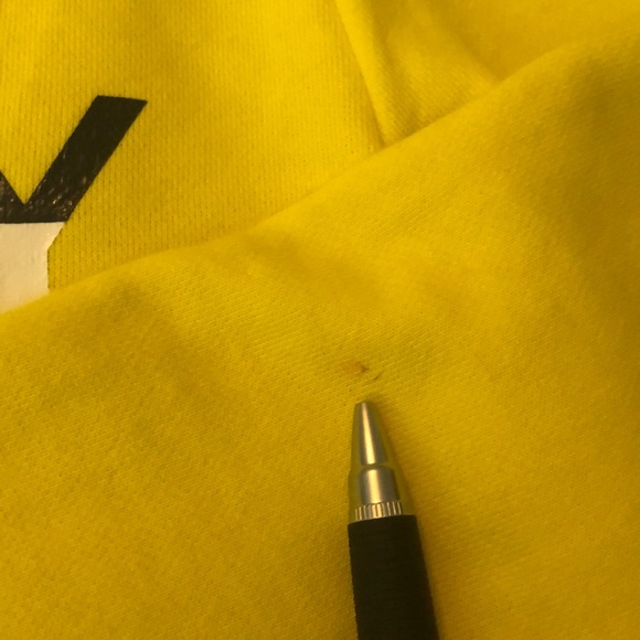 *****SOLD*****Tommy Hilfiger yellow sweatshirt - Picture 6 of 6